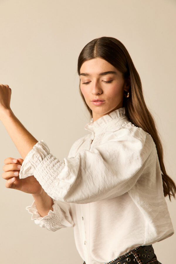 Blusa cuello volantes blanca - Image 2