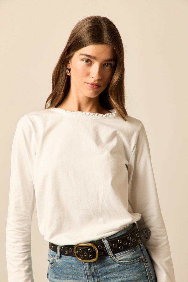 Camiseta manga larga cuello volantes blanca - Image 2