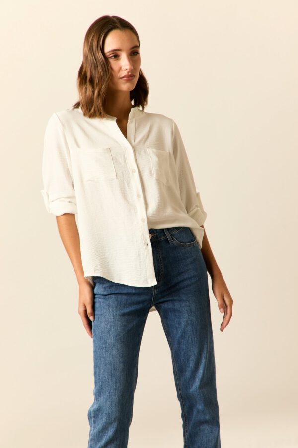 Camisa dos bolsillos blanca - Image 2