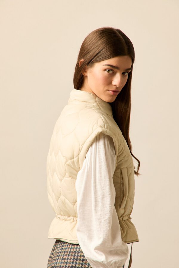 Chaleco plumas Beige - Image 5