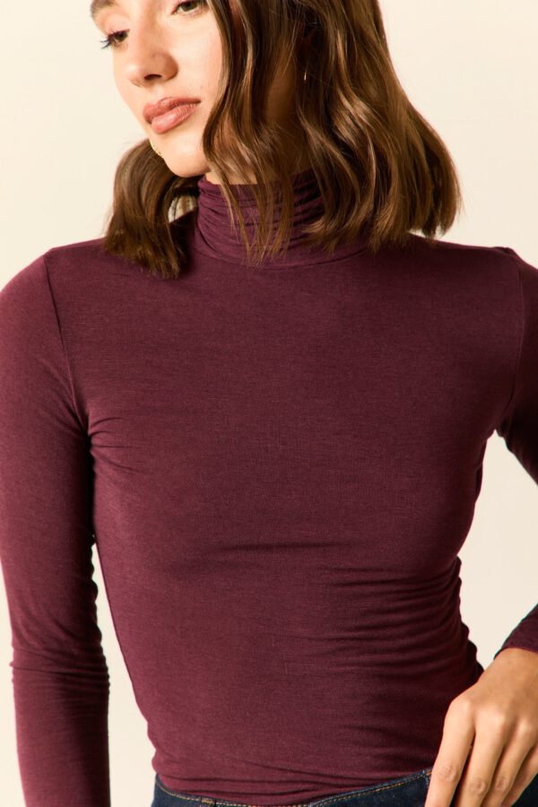 Camiseta segunda piel con cashmere granate - Image 5