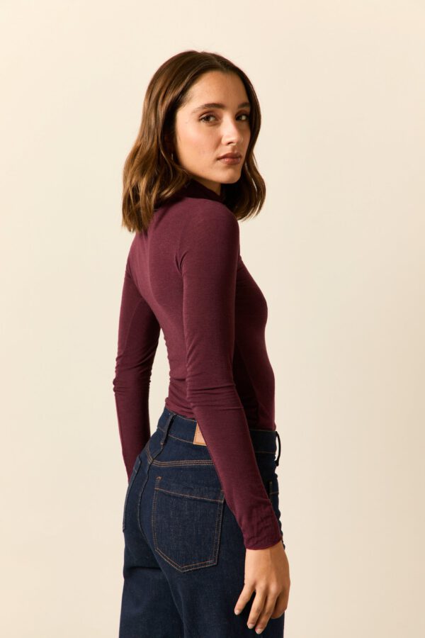Camiseta segunda piel con cashmere granate - Image 7