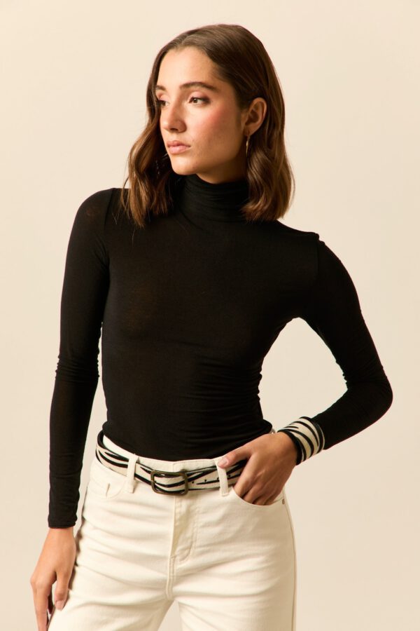 Camiseta segunda piel con cashmere negro - Image 4