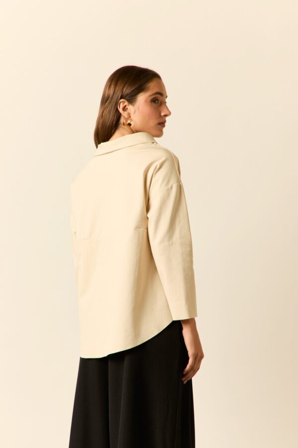 Camiseta asimétrica beige - Image 6