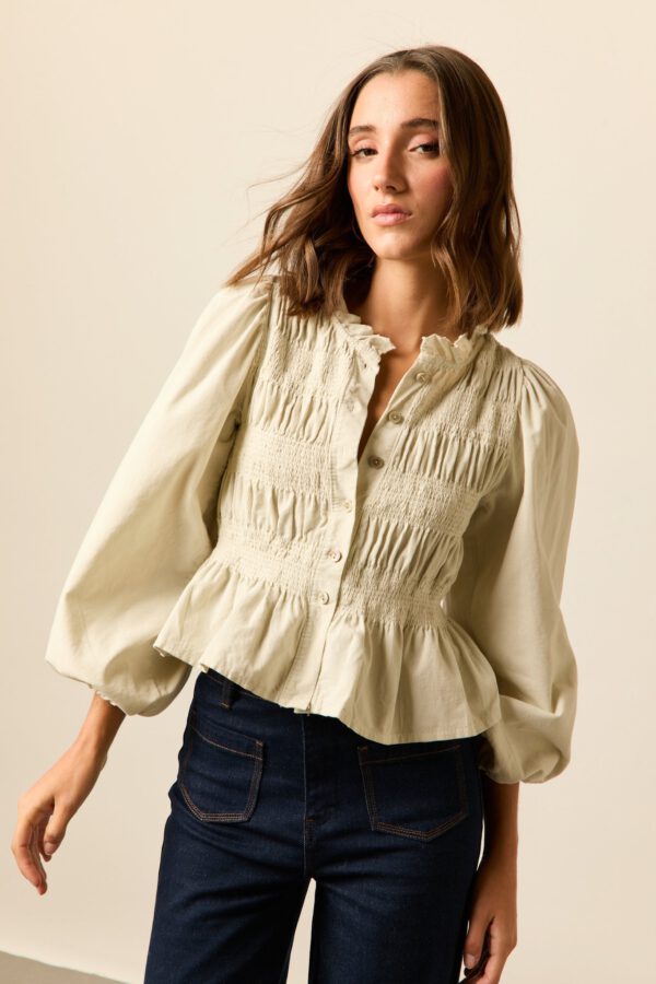Blusa micropana fruncida beige - Image 2
