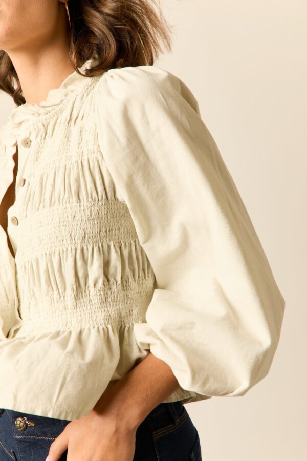 Blusa micropana fruncida beige - Image 6